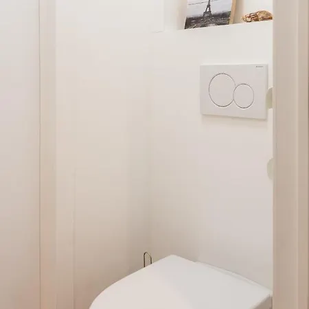 Modern Luxury With Free Parking Space In The Center, Close To The Appartement