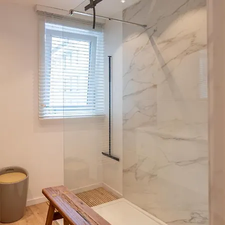 Appartement Modern Luxury With Free Parking Space In The Center, Close To The *