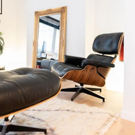 Modern Luxury With Free Parking Space In The Center, Close To The