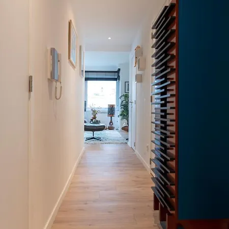 Modern Luxury With Free Parking Space In The Center, Close To The Appartement