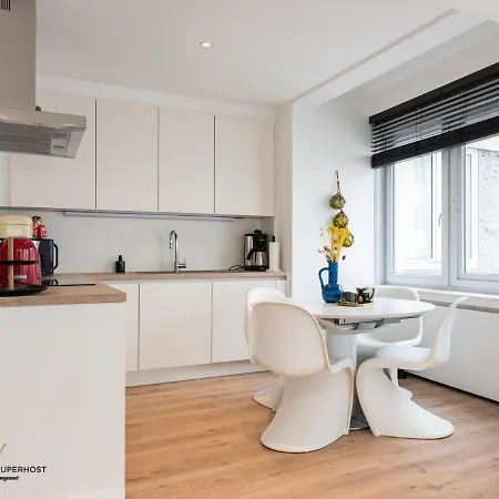 Appartement Modern Luxury With Free Parking Space In The Center, Close To The Ostende
