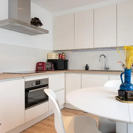 Modern Luxury With Free Parking Space In The Center, Close To The